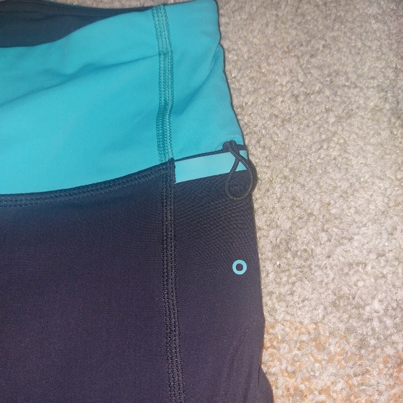 NWOT Lululemon Luxstreme Crops 4 - Picture 3 of 9